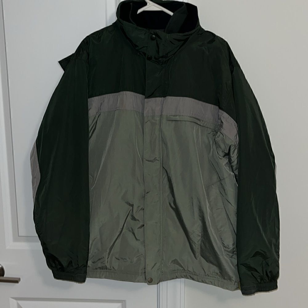 L L Bean Outdoors 2 tone green Fleece lined hooded Jacket parka 3 in 1 men’s L